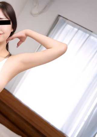 巨乳少女穿競泳泳裝！ ~潤滑液滑溜溜的腋乳play~