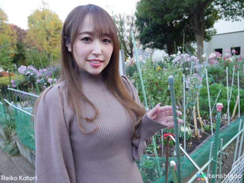 {"translation":"【無修正】令人想吸吮的大乳頭與肉感身軀的玲子醬,體內中