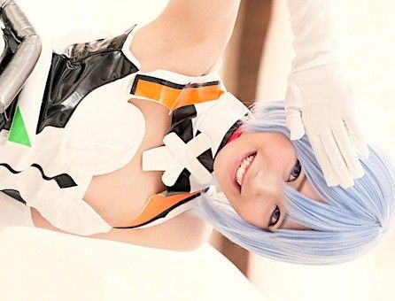 『本物コスプレイヤー/個撮』新世紀エヴァンゲリオンの綾波レイが心のむこうに初搭乗❣原作シンクロ率100％の美麗ボディ♡四つん這いバックで美乳を揺らしながらイキ果てるインパクト級のハメ撮り映像♡