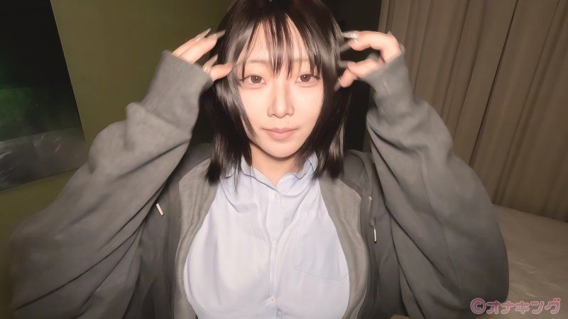 【I罩杯神乳鮑伯】「因為胸部太大，所以一直讓它看起來比較小…」原本就對巨乳有自卑情結的她，展現出爆乳，高潮不斷